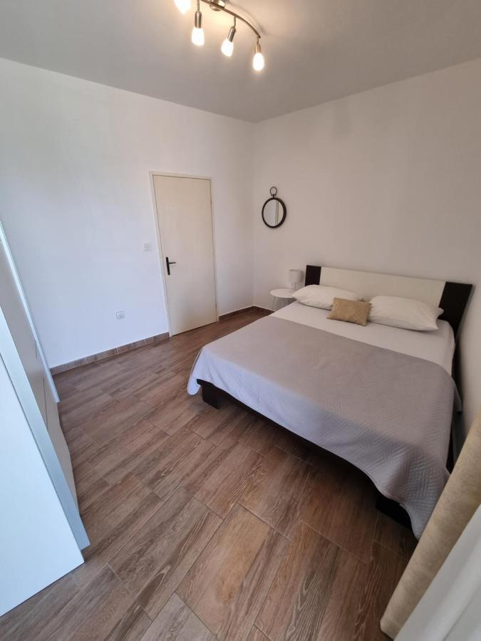 Apartman Smoljic 4+2 Primosten Bagian luar foto