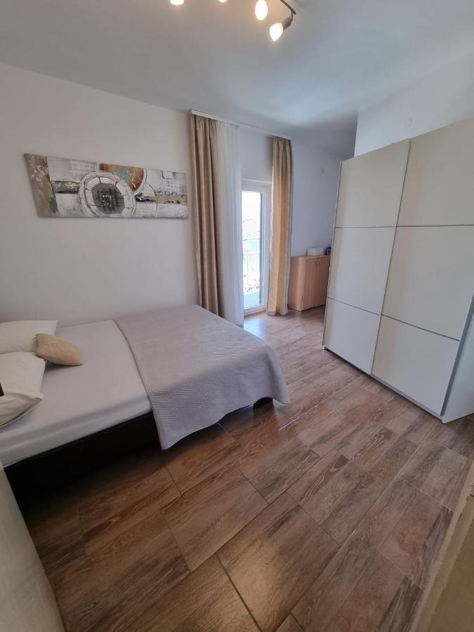 Apartman Smoljic 4+2 Primosten Bagian luar foto