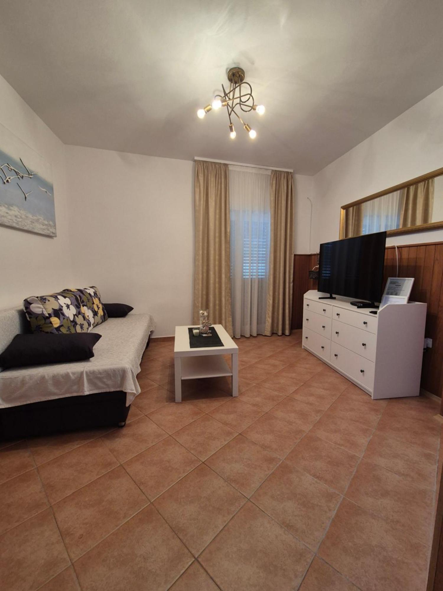 Apartman Smoljic 4+2 Primosten Ruang foto